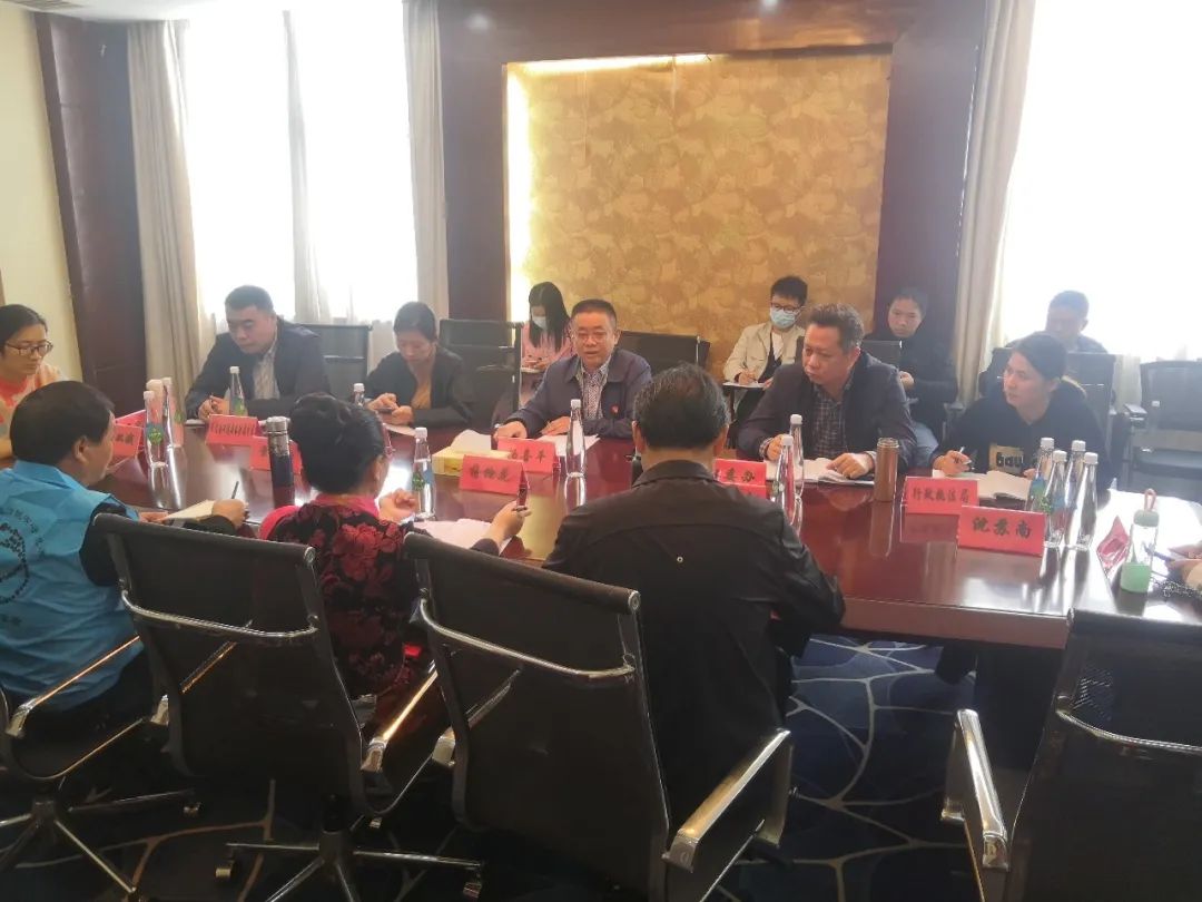 长沙县环委办邀请环保志愿者恳谈 联合体轮值秘书长蒋检花、理事单位绿色潇湘一行五人受邀参加